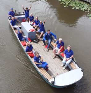 dorpsgidsen krijgen eigen boot